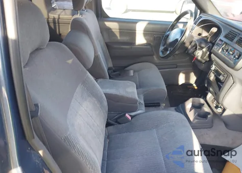 2000 Nissan Frontier Xe из США, поврежденный, VIN 1N6DD26S9YC428084